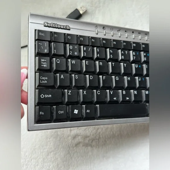 Softtouch USB Mini Multimedia Keyboard - Picture 3 of 13